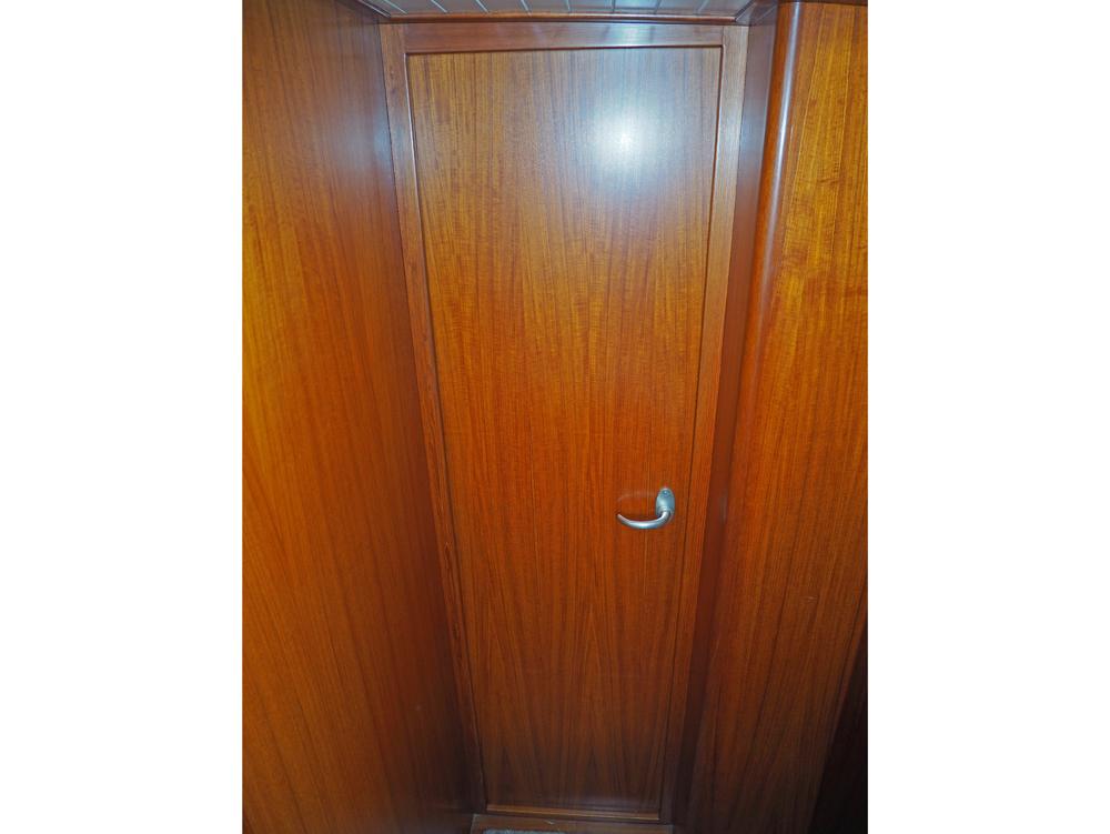 Aft cabin, Accommodation